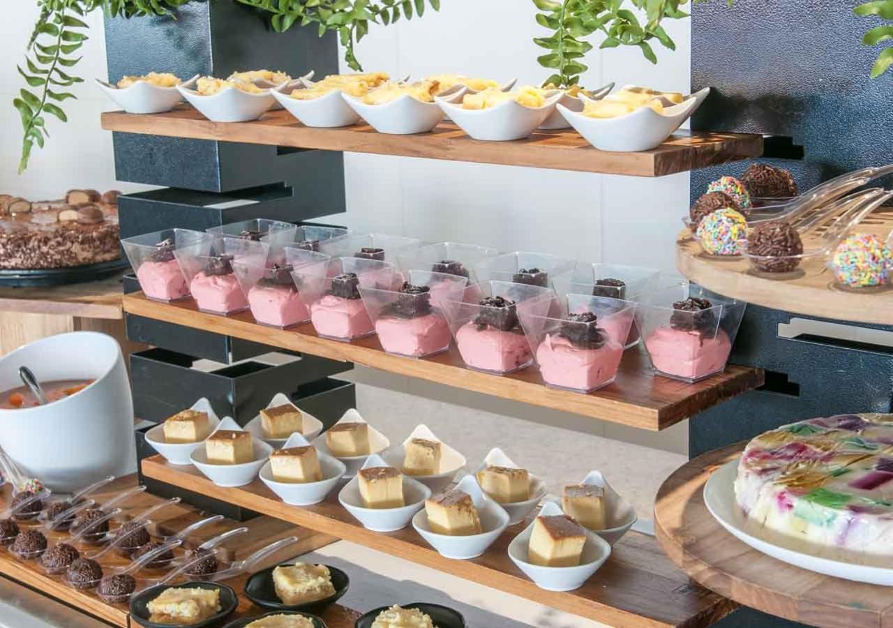 Enjoy Solar Das Aguas Park Resort Olimpia Exterior photo A dessert buffet